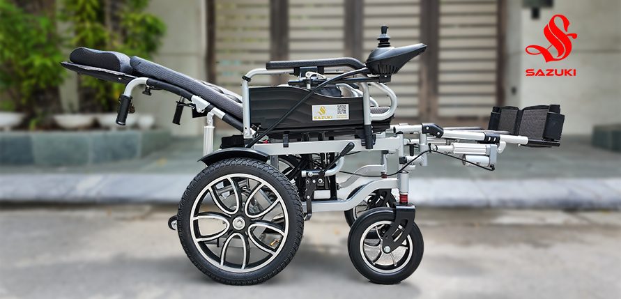Xe lăn điện Sazuki ở chế độ ngả phẳng hoàn toàn thành giường nằm